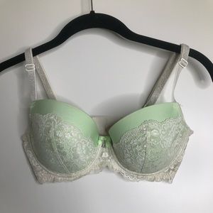 Victoria’s secrets bra